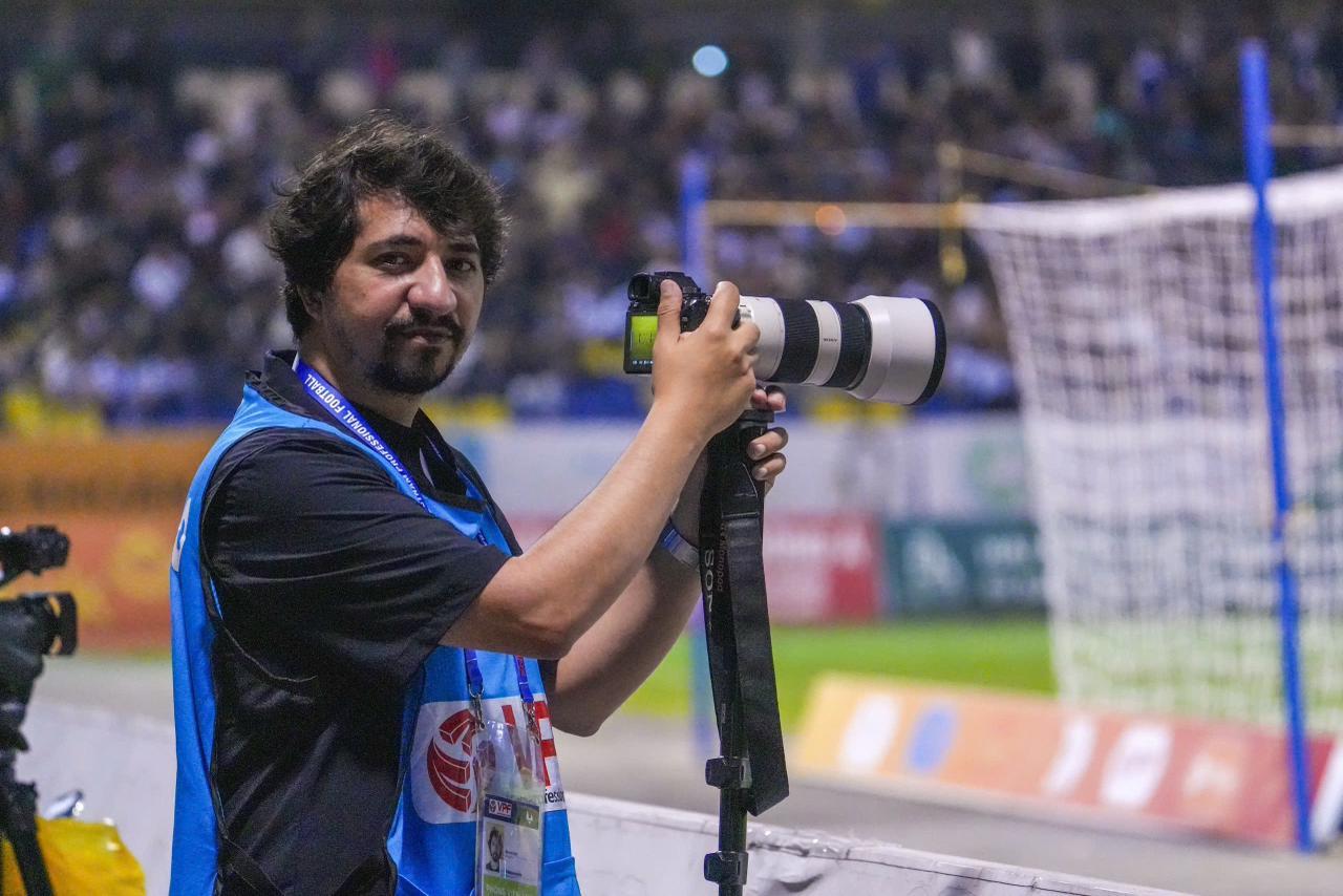 kitap2 Gazeteci Güven Gök, Dijital Göçebe Rehberini Dünyaya Tanıtıyor